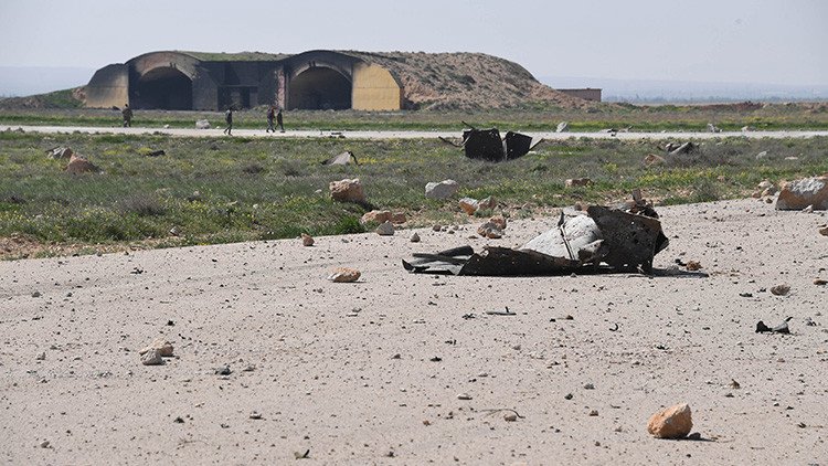 Rusia: "El ataque de EE.UU. sobre la base aérea siria ha destruido 6 aviones y un comedor"