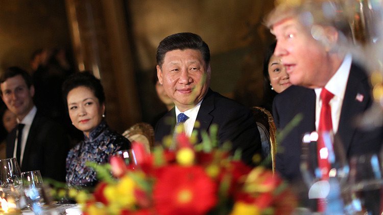 Trump recuerda perfectamente el postre que toma y se olvida del país al que bombardea