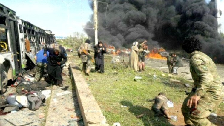 La imagen de la desolación: un fotógrafo rompe a llorar tras el atentado de Alepo