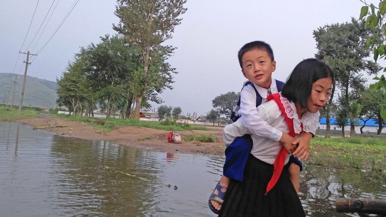 Un fotógrafo captura con su móvil imágenes cotidianas de Corea del Norte