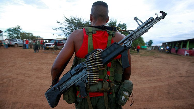 Maduro tilda a Colombia de "Estado fallido"