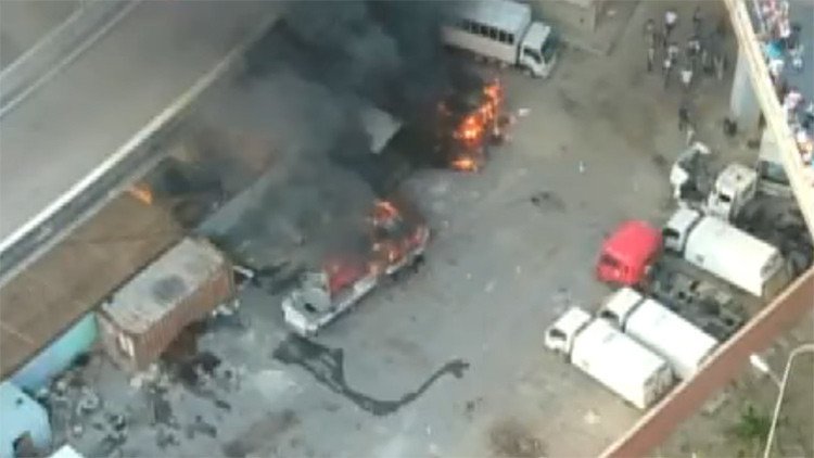Los opositores de Venezuela emplean métodos violentos en sus protestas 'pacíficas' (VIDEOS)