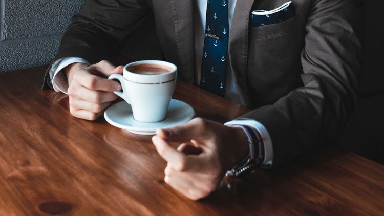 Tres cafés al día: método para prevenir la tercera enfermedad más letal en los varones