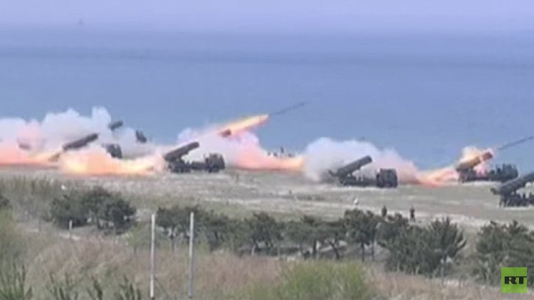 Corea del Norte difunde impresionantes imágenes de su poderío militar (Video)