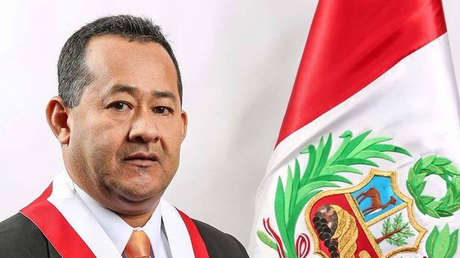 Congresista peruano: "El Alzheimer se da en personas que estudiaron y leyeron mucho"