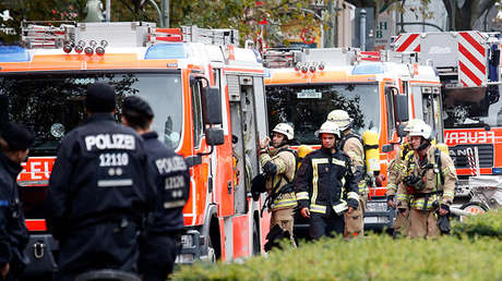 Alemania: Un coche cargado con balones de gas propano explota ante el ayuntamiento de Verden (FOTOS)