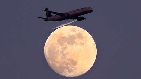 La 'luna rosada' iluminará el cielo esta semana: ¿qué es y por qué se llama así?