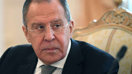 "¿Quién le enseñó esos modales?": Lavrov llama la atención a una reportera estadounidense 