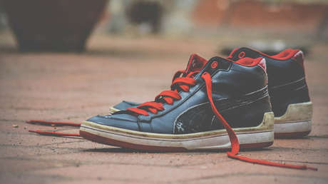 Nudo científico: descubren por qué se desatan los cordones de los zapatos