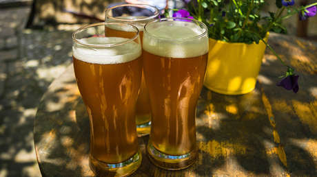 ¿Cuántas cervezas se pueden tomar con un día de salario mínimo en su país?