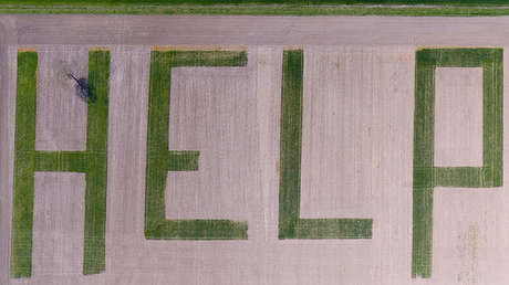 Una enorme señal de socorro aparece en un campo de Francia [VIDEO] 