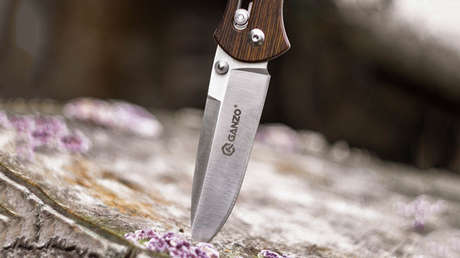 Femicidio en Argentina: apuñala a su exesposa frente a sus hijos e impide que reciba ayuda