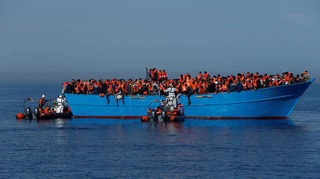 Rescatan a miles de inmigrantes por segundo día consecutivo en el mar Mediterráneo (FOTOS)