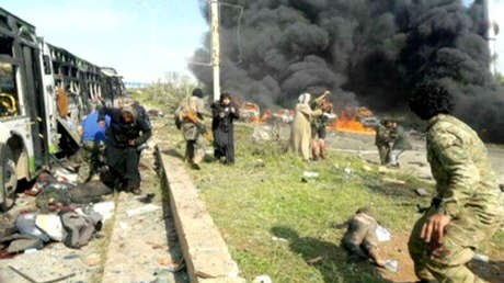 La imagen de la desolación: un fotógrafo rompe a llorar tras el atentado de Alepo