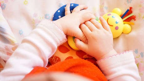 Una foto de la hija del presidente kirguiso amamantando a su hijo desata la polémica en la Red