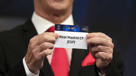 ¿Bolas calientes? Un dudoso movimiento en el sorteo de la Champions genera polémica (VIDEO)