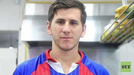 ¿Es él?: Un joven 'revienta' la Red por su gran parecido con el astro argentino Lionel Messi (VIDEO)