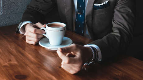 Tres cafés al día: método para prevenir la tercera enfermedad más letal en los varones
