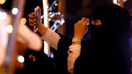 Presidente austríaco: "Un día deberemos pedir a todas las mujeres usar un velo por solidaridad"