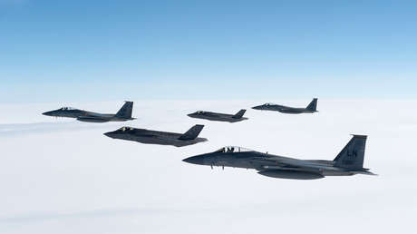 Dos cazas furtivos F-35 de la Fuerza Aérea de EE.UU., desplegados en Bulgaria