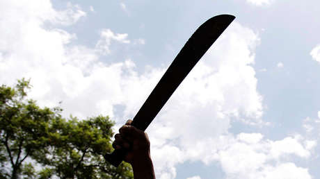 EE.UU.: Un joven armado con un machete pregunta a los estudiantes sobre sus opiniones políticas