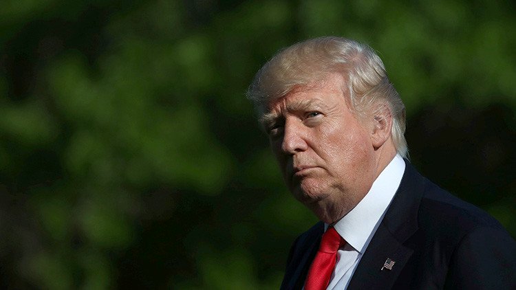 Trump termina una entrevista de manera abrupta cuando le preguntan sobre el 'espionaje' de Obama