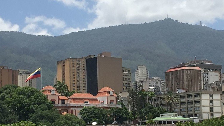 Comisión Constituyente venezolana invita a coalición opositora a una reunión en palacio presidencial