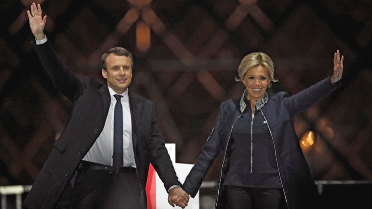 'Amor de novela': La mujer de Macron, blanco de críticas por ser 24 años mayor que él