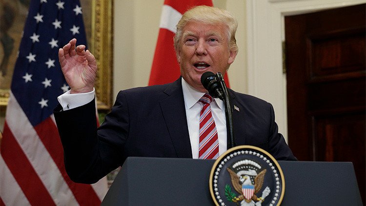 Demócratas del Congreso de EE.UU. piden investigar a Donald Trump con carácter "inmediato"