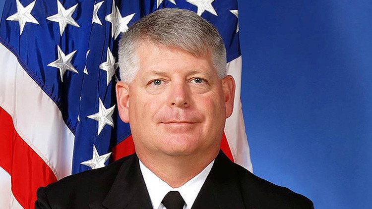 Condenan a la cárcel a un contralmirante de EE.UU. por un escándalo de corrupción