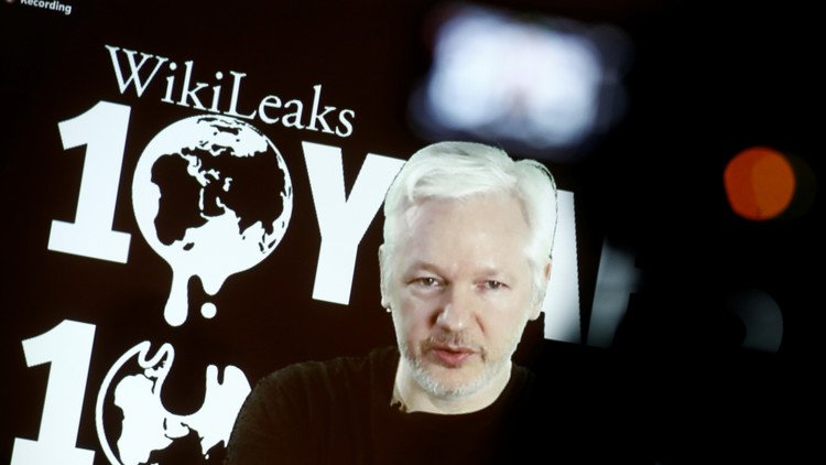 Suecia suspende la causa contra Julian Assange