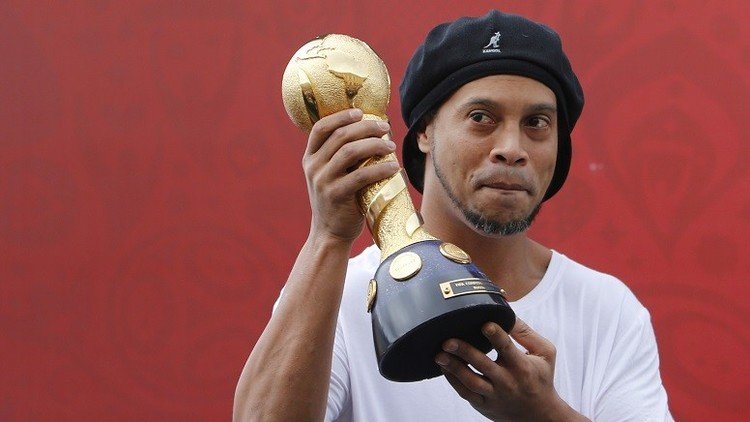 Rusia derrota a estrellas del fútbol mundial en 'El partido de las leyendas' de la FIFA