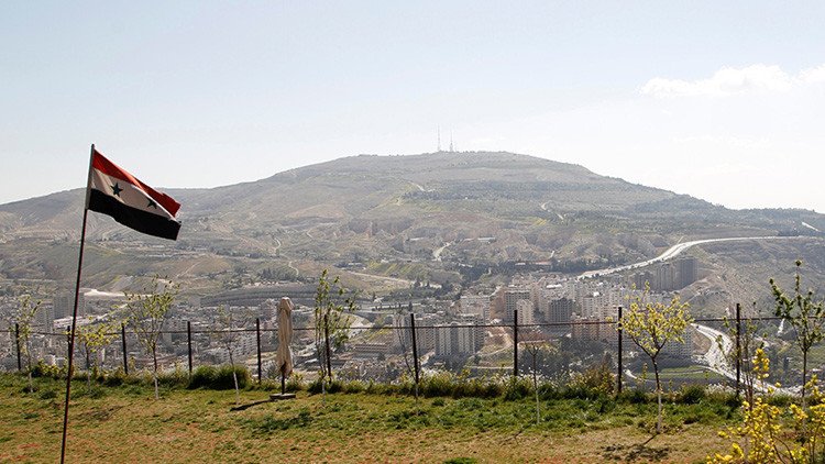 Ministerio de Defensa ruso: Sabemos dónde guardan los terroristas su arsenal químico en Siria