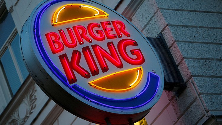 "Él no les preparará patatas fritas": Un anuncio de Burger King enfada al rey de Bélgica (Foto)