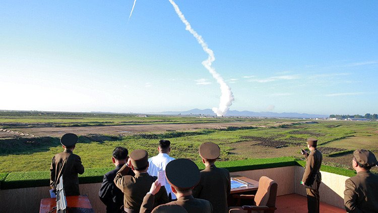 Corea del Norte difunde un video de la prueba de su nueva arma antiaérea