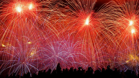 El esplendor del poderío militar y de los fuegos artificiales en el Día de la Victoria en Moscú