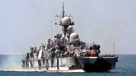 Barcos lanzamisiles rusos realizan ejercicios de artillería en el mar Negro