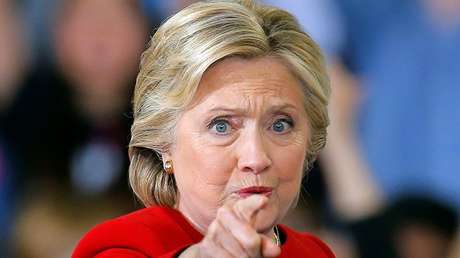 El ruso detenido en Praga revela qué le ofrecieron por asumir el 'hackeo' de los correos de Clinton