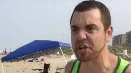 "¡Trump los detendrá!": Un borracho enloquecido grita contra una familia musulmana en EE.UU. (VIDEO)