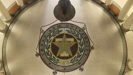 EE.UU.: Profesor de importante universidad insta a sus estudiantes a matar a gente blanca