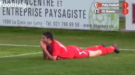 ¡Qué clase, qué zaguero… qué mal!: Este es "el autogol más bonito" de la historia