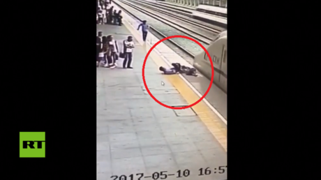 Se para el corazón: Salvan a una mujer suicida en el último segundo 