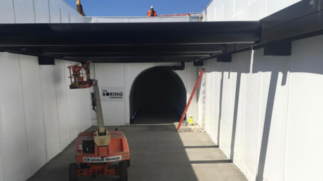 Elon Musk difunde un vertiginoso video del futurista túnel de alta velocidad