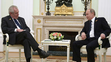 El presidente checo dice que Putin "prohíbe" fumar a Lavrov y bromea con "liquidar" a periodistas