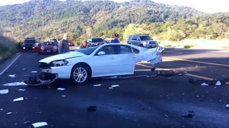 Su coche queda partido en dos y ella sobrevive