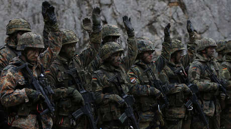 El escándalo militar con tintes nazis que amenaza a Angela Merkel y a su ministra de Defensa