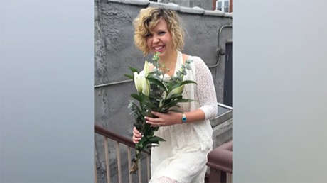 ¿Harto de buscar a su media naranja? Cásese consigo mismo 