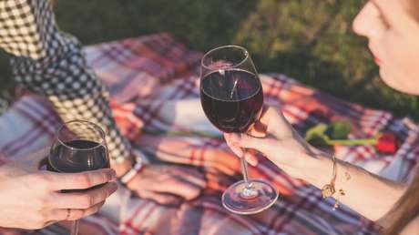 Refutan el mito: un vaso de tinto no es bueno para la salud