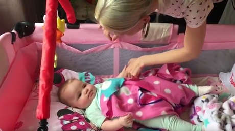 Un detalle raro en unas fotos permite diagnosticar un cáncer a una bebé