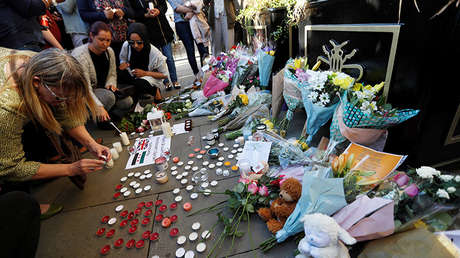 Detienen a un hombre con una pequeña hacha en un acto por las víctimas de Mánchester (VIDEO)